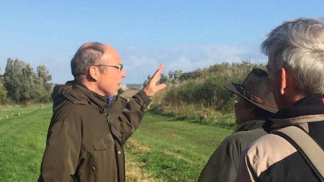 Jeroen de Koe geeft uitleg over de Bult